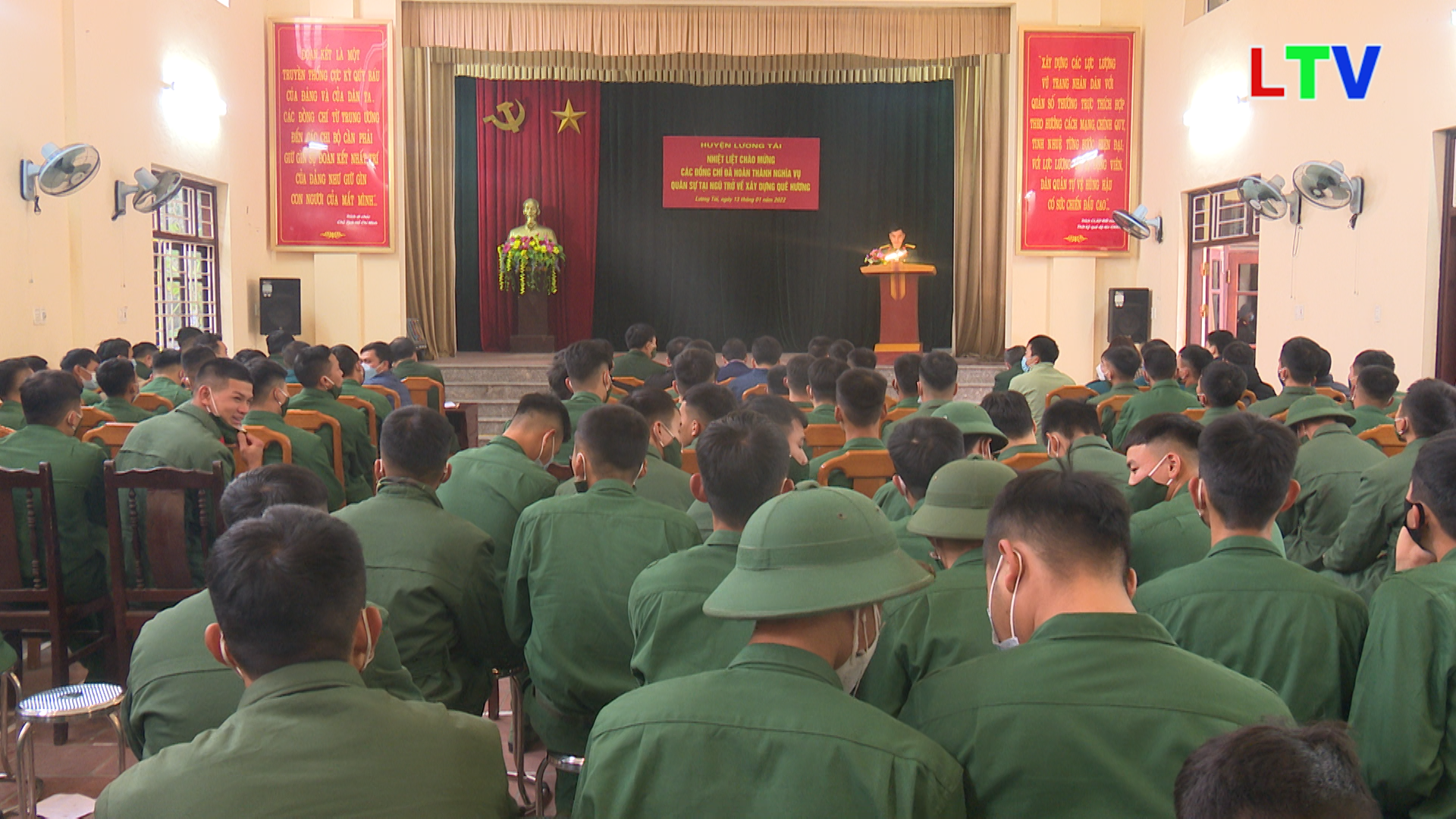 Lương Tài đón nhận Quân nhân hoàn thành nghĩa vụ quân sự tại ngũ trở về địa phương năm 2022.mp4