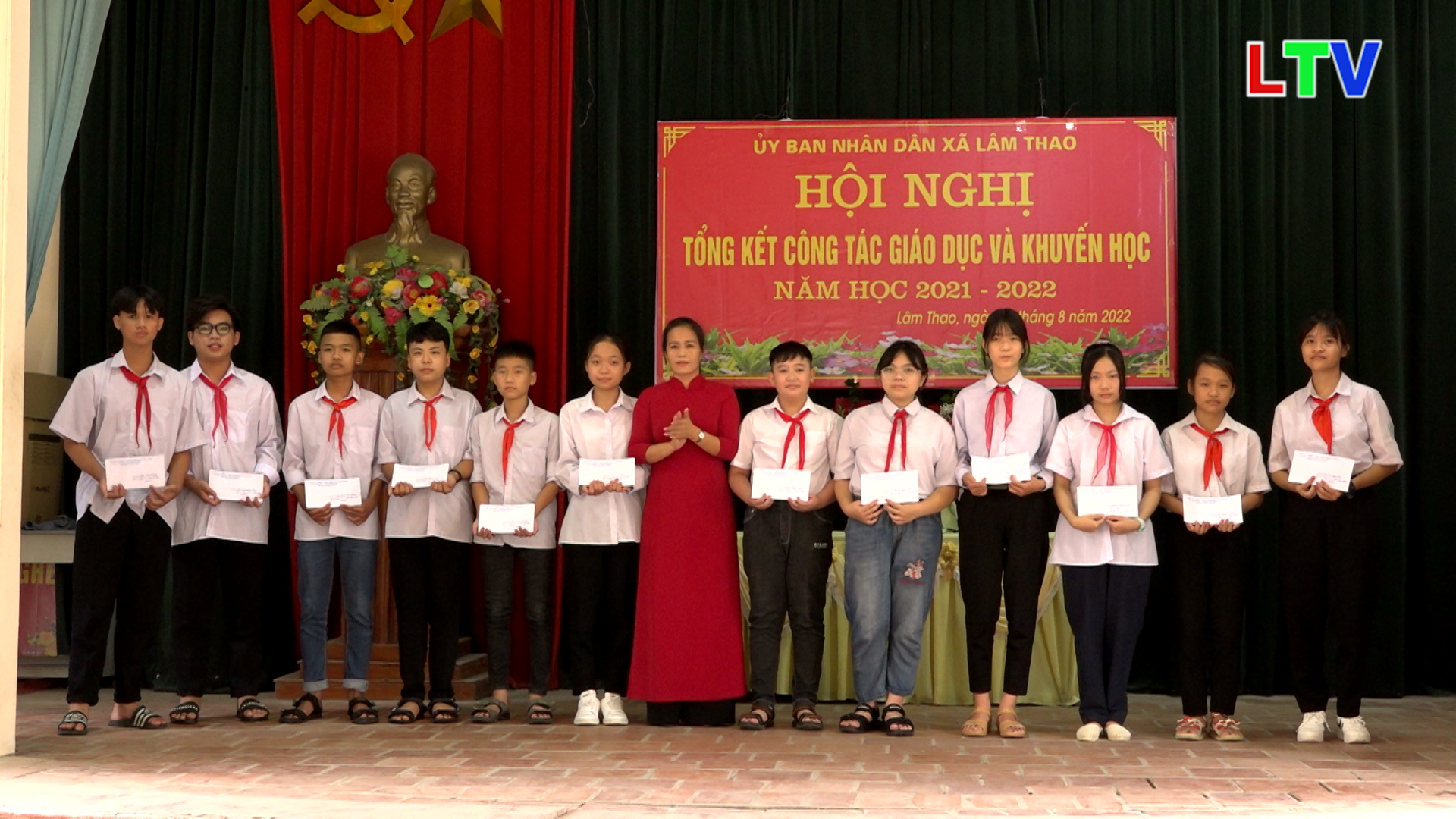 Lâm Thao tổng kết công tác giáo dục và khuyến học, trao thưởng học sinh và giáo viên.mp4