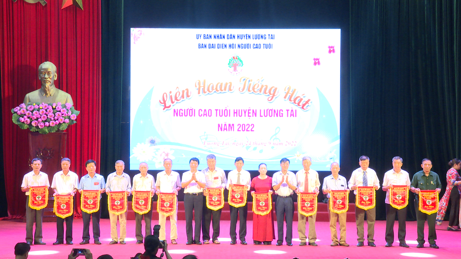 Lương Tài tổ chức Liên hoan Tiếng hát Người cao tuổi năm 2022.mp4