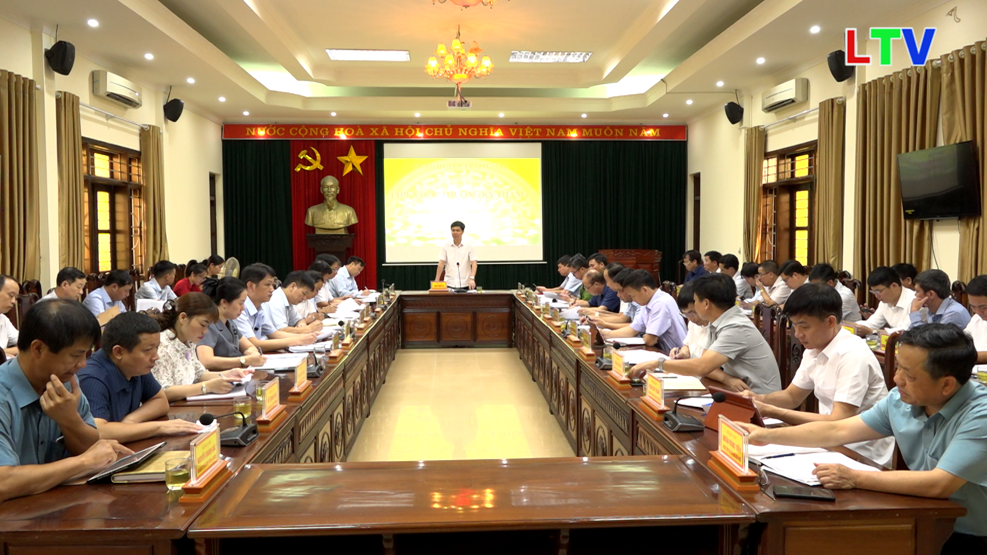 UBND huyện Lương Tài phiên họp thường kỳ tháng 9 năm 2022.mp4